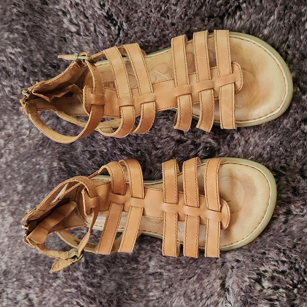 Leather cross sandals